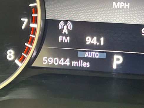 Used 2022 Nissan Pathfinder SV image 19