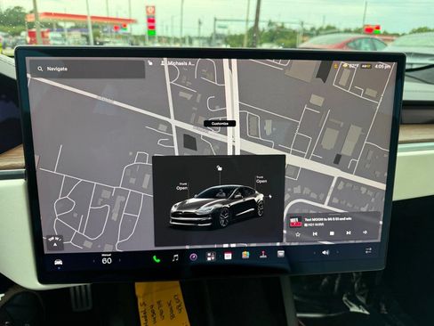 Used 2022 Tesla Model S AWD/4WD image 12