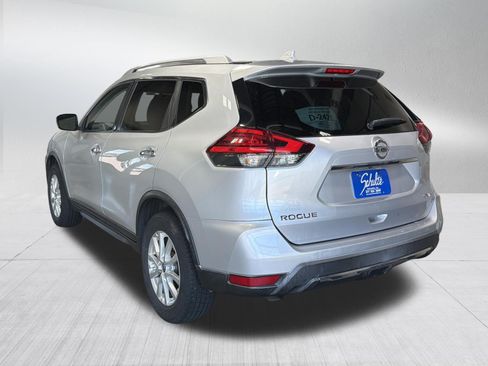 Used 2017 Nissan Rogue SV AWD/4WD image 5