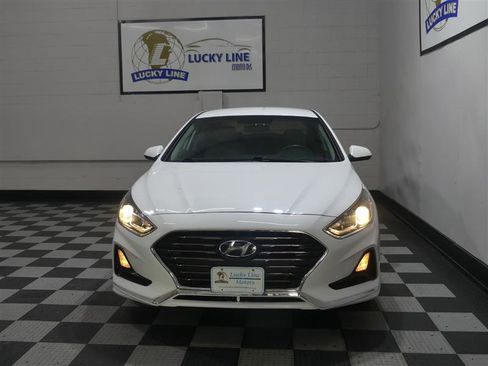 Used 2019 Hyundai Sonata SE FWD image 2