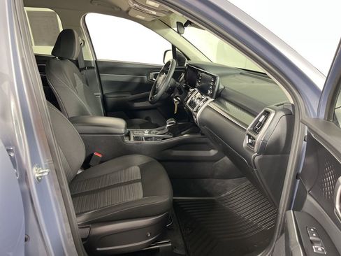 Used 2022 Kia Sorento LX image 6
