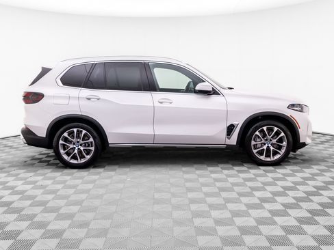 Used 2024 BMW X5 xDrive50e w/ Parking Assistance Package AWD/4WD image 8