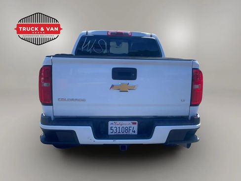 Used 2017 Chevrolet Colorado LT w/ LT Convenience Package RWD image 5