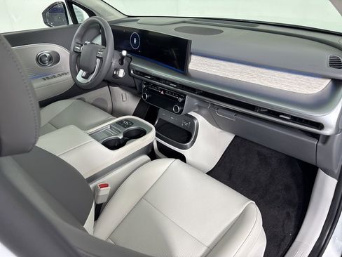 New 2026 Hyundai Ioniq 9 SEL image 16