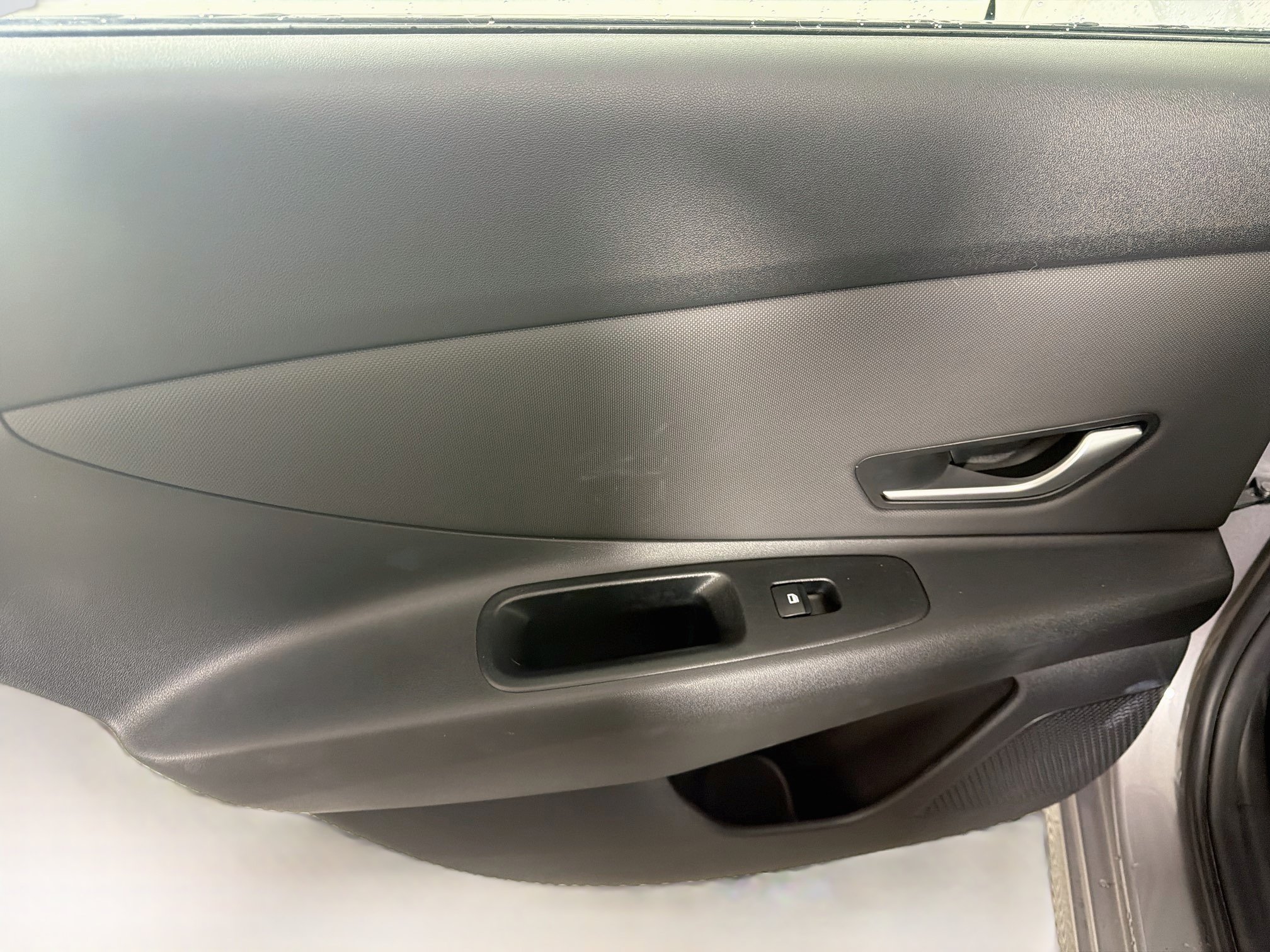 Used 2025 Hyundai Elantra Limited FWD image 26