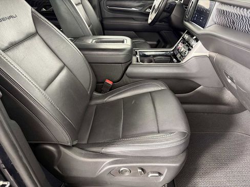 Used 2023 GMC Yukon Denali AWD/4WD image 11