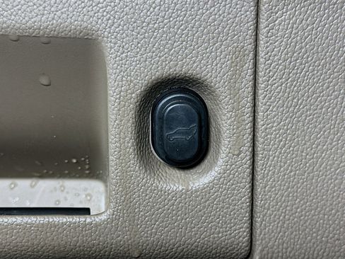 Used 2015 Chevrolet Tahoe LTZ AWD/4WD image 31