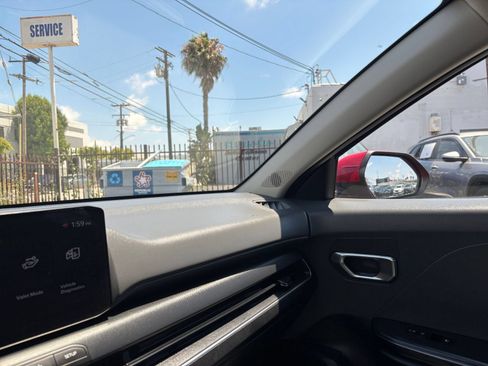 Used 2025 Kia K4 FWD image 36