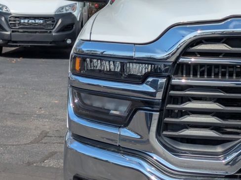 Used 2025 RAM 2500 Big Horn AWD/4WD image 11