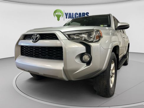 Used 2016 Toyota 4Runner SR5 AWD/4WD image 9