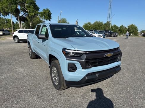 New 2025 Chevrolet Colorado LT w/ LT Convenience Package image 2