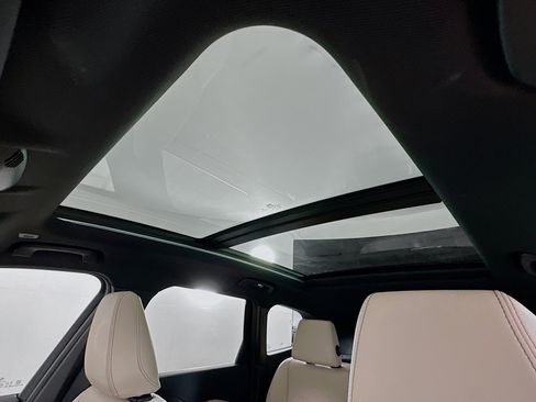 Used 2025 BMW X1 xDrive28i w/ Technology Package image 25