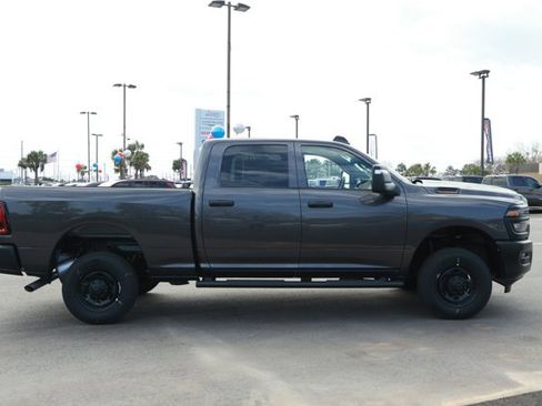 New 2026 RAM 2500 Tradesman AWD/4WD image 4