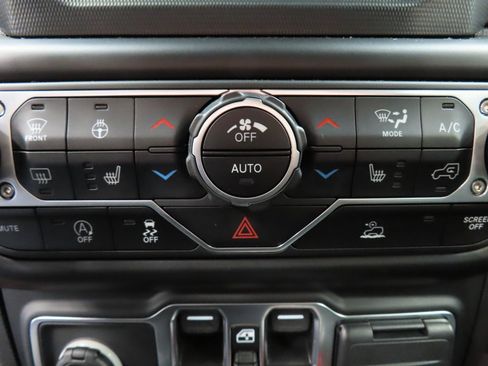 Used 2021 Jeep Gladiator Sport image 51