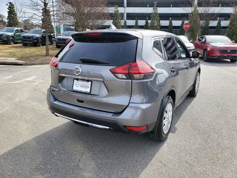 Used 2018 Nissan Rogue S image 3