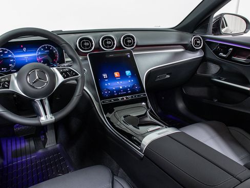 Used 2025 Mercedes-Benz C 300 4MATIC Sedan image 19