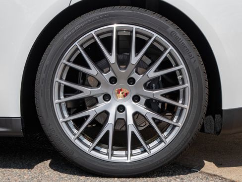 New 2025 Porsche Panamera image 21