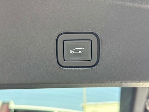 Certified 2024 Cadillac Lyriq Luxury AWD/4WD image 9