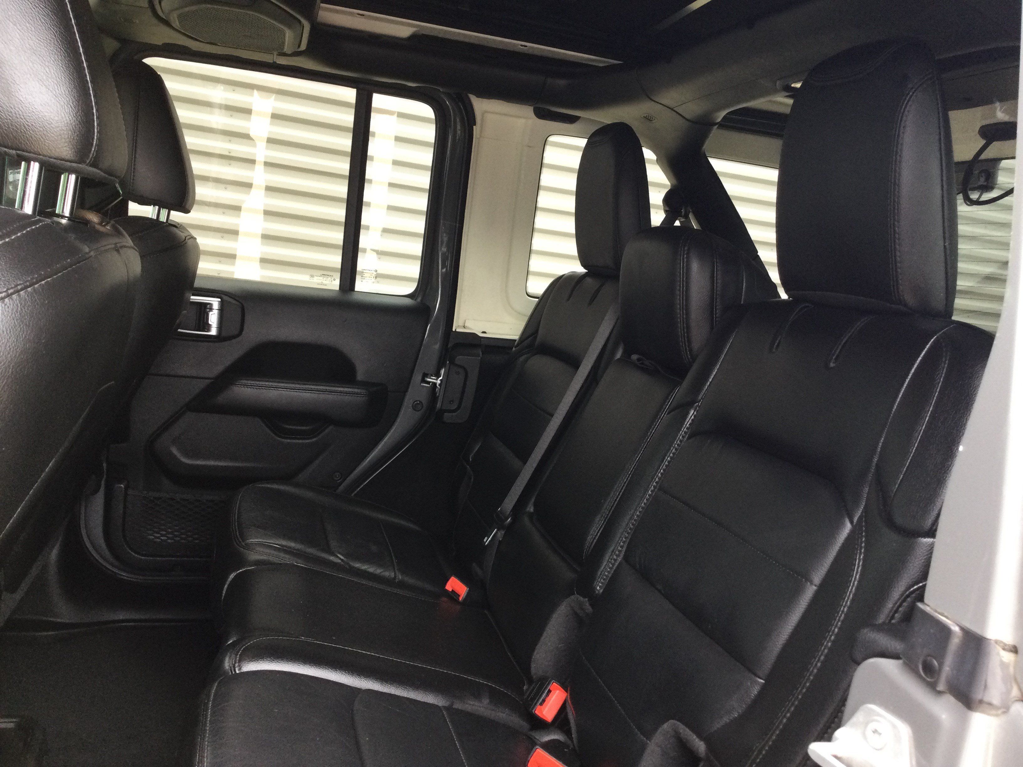 Used 2020 Jeep Wrangler Unlimited Sahara AWD/4WD image 8
