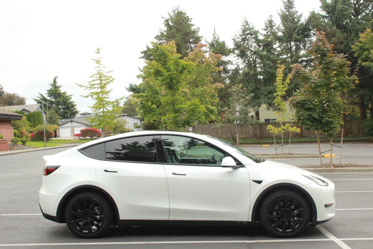 Used 2022 Tesla Model Y Long Range AWD/4WD image 8
