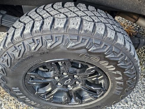 Used 2024 Chevrolet Silverado 1500 ZR2 w/ Technology Package image 5