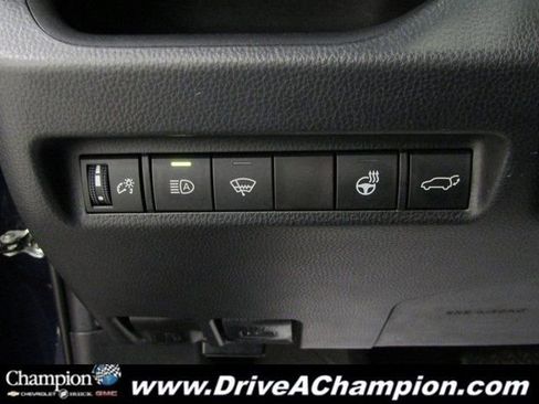 Used 2021 Toyota RAV4 XLE w/ Convenience Package image 23