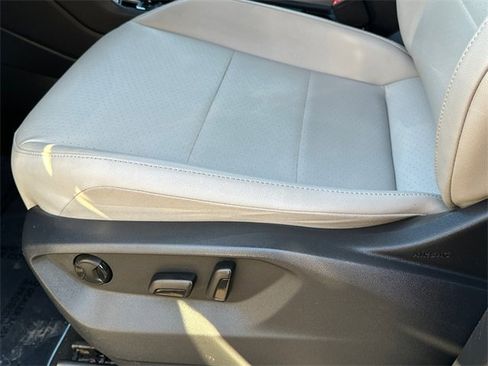 Used 2019 Volkswagen Tiguan SE w/ Panoramic Sunroof Package image 21