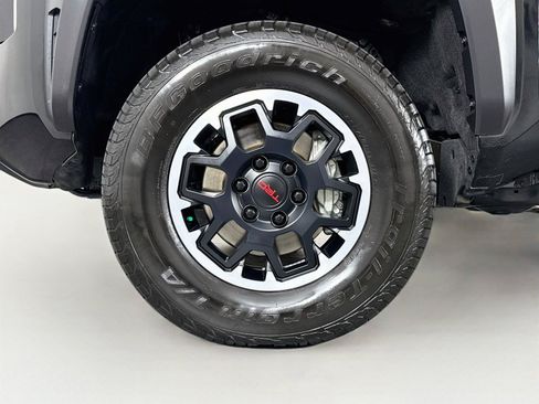 Used 2024 Toyota Tacoma TRD Off-Road AWD/4WD image 40