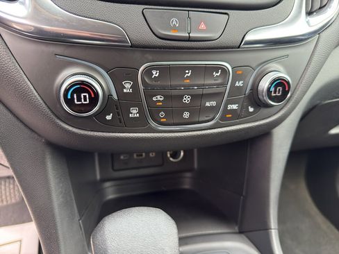 Used 2024 Chevrolet Equinox LT image 16