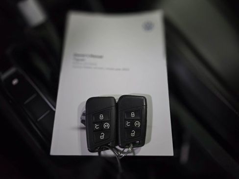 Used 2022 Volkswagen Tiguan SE FWD image 43