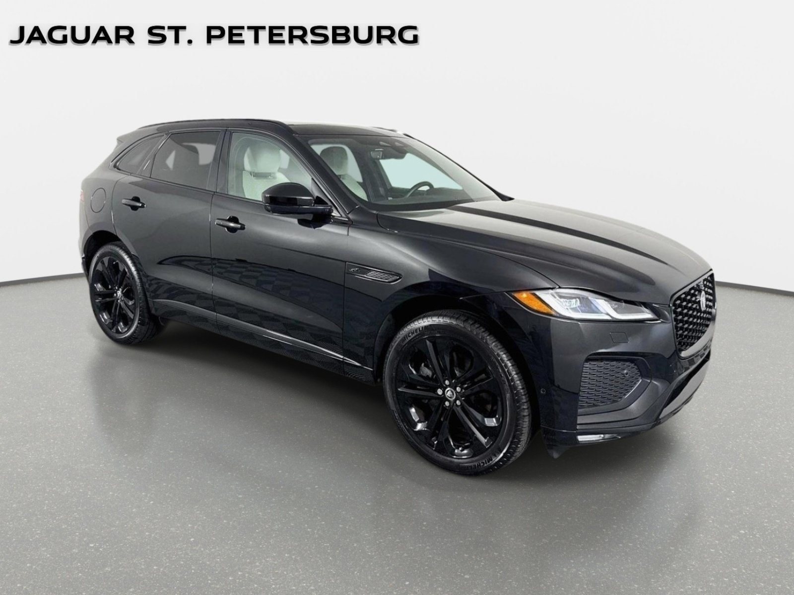 Used 2026 Jaguar F-PACE R-Dynamic S AWD/4WD image 3