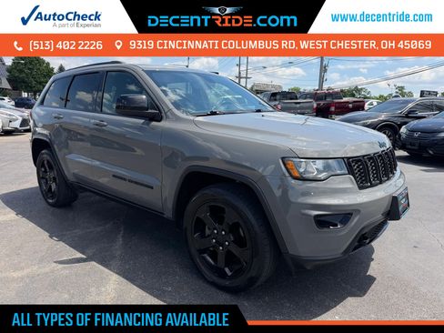 Used 2019 Jeep Grand Cherokee Laredo AWD/4WD image 1