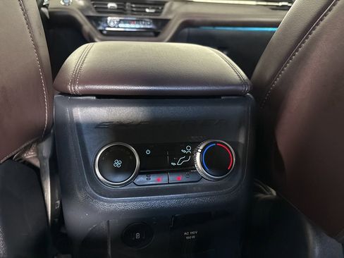 Used 2025 Ford Explorer Platinum image 25