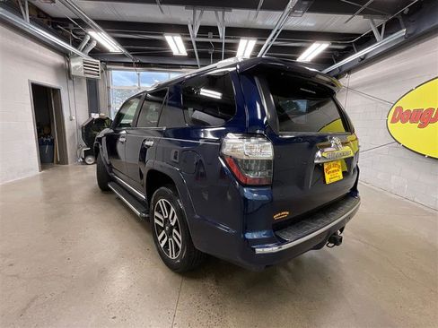 Used 2015 Toyota 4Runner Limited AWD/4WD image 3
