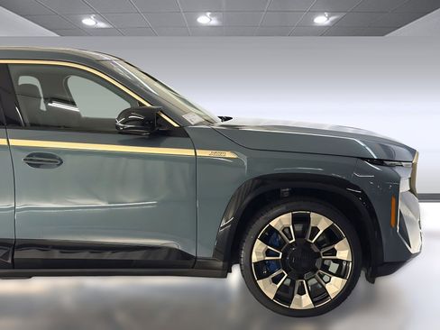 Certified 2023 BMW XM AWD/4WD image 36