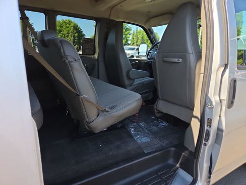 Used 2017 Chevrolet Express 2500 LS RWD image 20