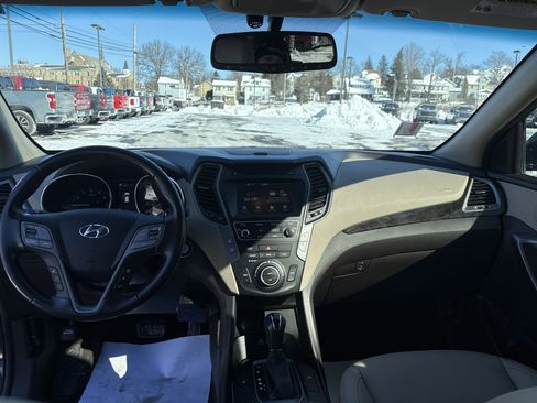 Used 2017 Hyundai Santa Fe Sport image 14