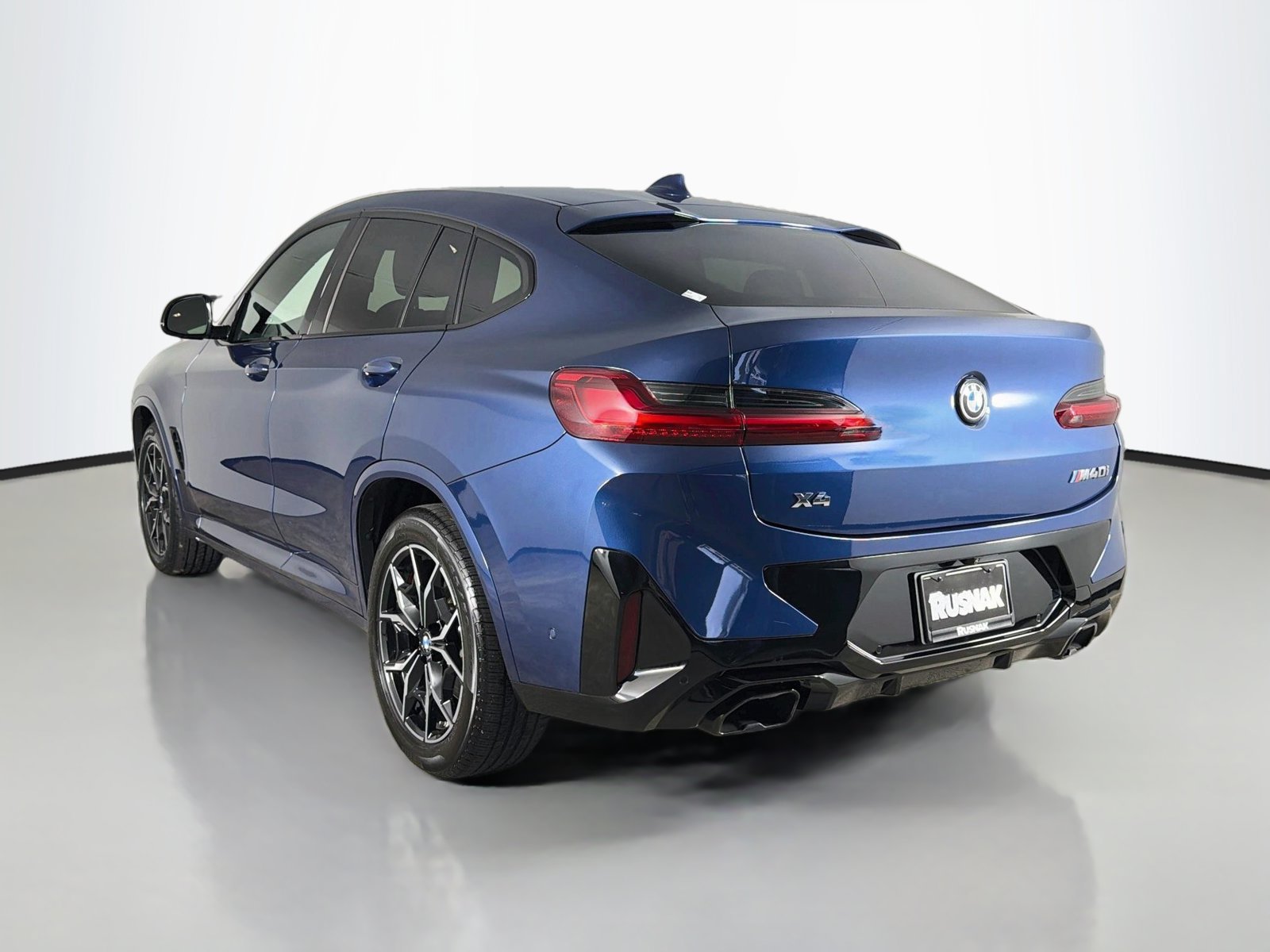 Certified 2025 BMW X4 M40i w/ Premium Package AWD/4WD image 5