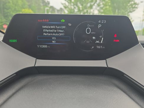 Used 2024 Toyota Prius XLE FWD image 18