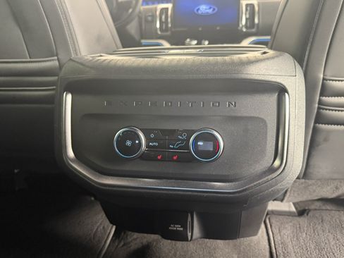 Used 2025 Ford Expedition Max Platinum w/ Stealth Appearance Package AWD/4WD image 14
