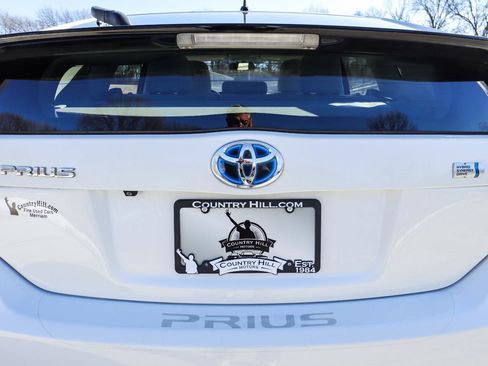 Used 2015 Toyota Prius Two image 37