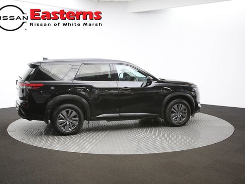 Used 2024 Nissan Pathfinder S image 54