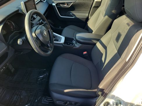 Certified 2025 Toyota RAV4 XLE image 16