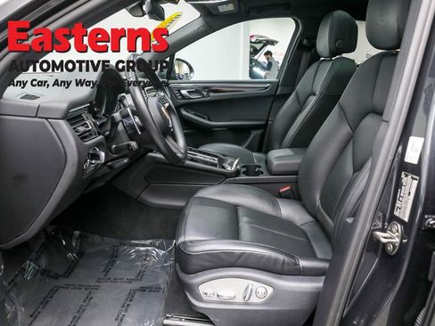 Used 2023 Porsche Macan T image 14