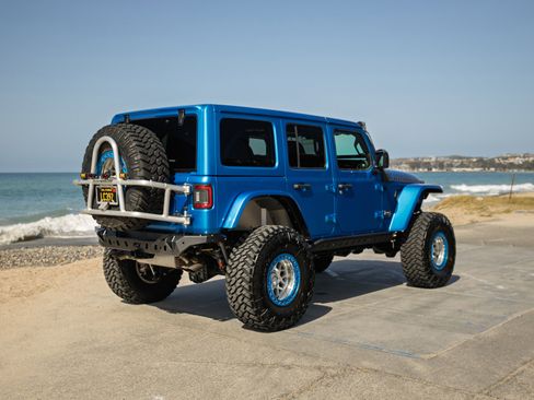 Used 2021 Jeep Wrangler Unlimited Rubicon w/ Xtreme Recon 35" Tire Package AWD/4WD image 5