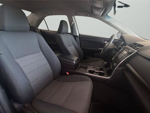 Used 2017 Toyota Camry LE FWD image 14