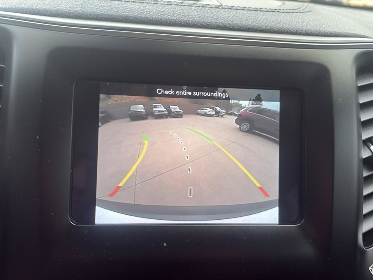 Used 2020 Jeep Cherokee Latitude FWD image 20