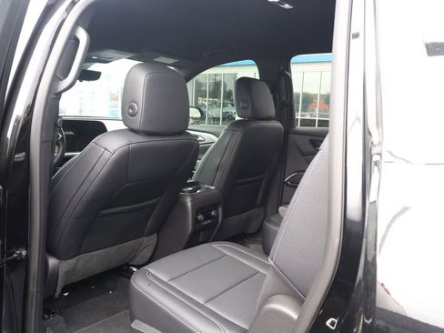 Used 2026 Chevrolet Traverse LT w/ Driver Confidence Package AWD/4WD image 30