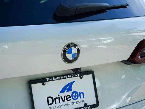 Used 2021 BMW X5 xDrive40i w/ M Sport Package AWD/4WD image 19