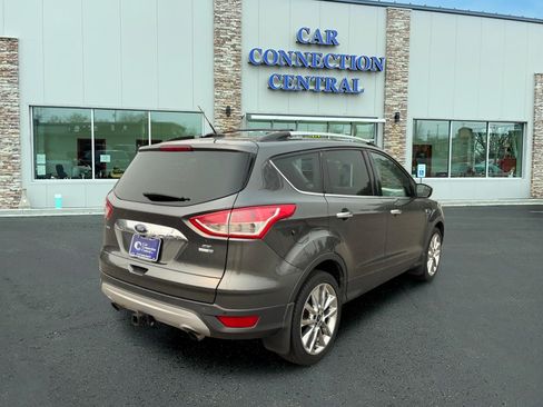 Used 2016 Ford Escape SE w/ SE Chrome Package AWD/4WD image 4